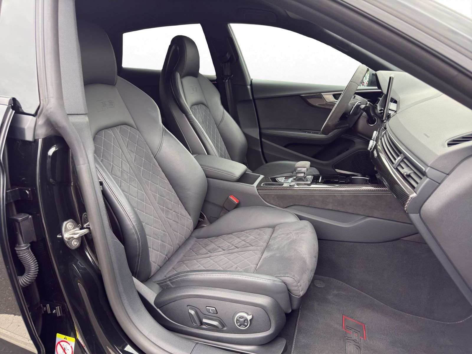 Audi RS5 2024 г. Чёрный, пробег 39850 км