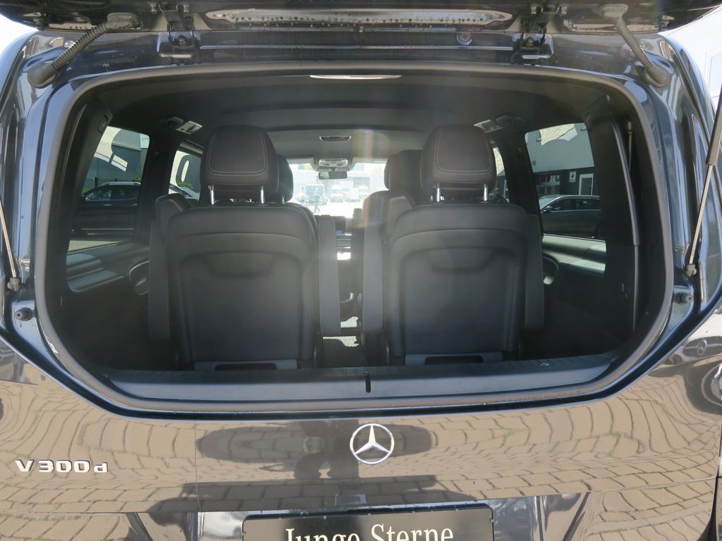 Mercedes-Benz V 300 2024 г. Серый, пробег 35497 км