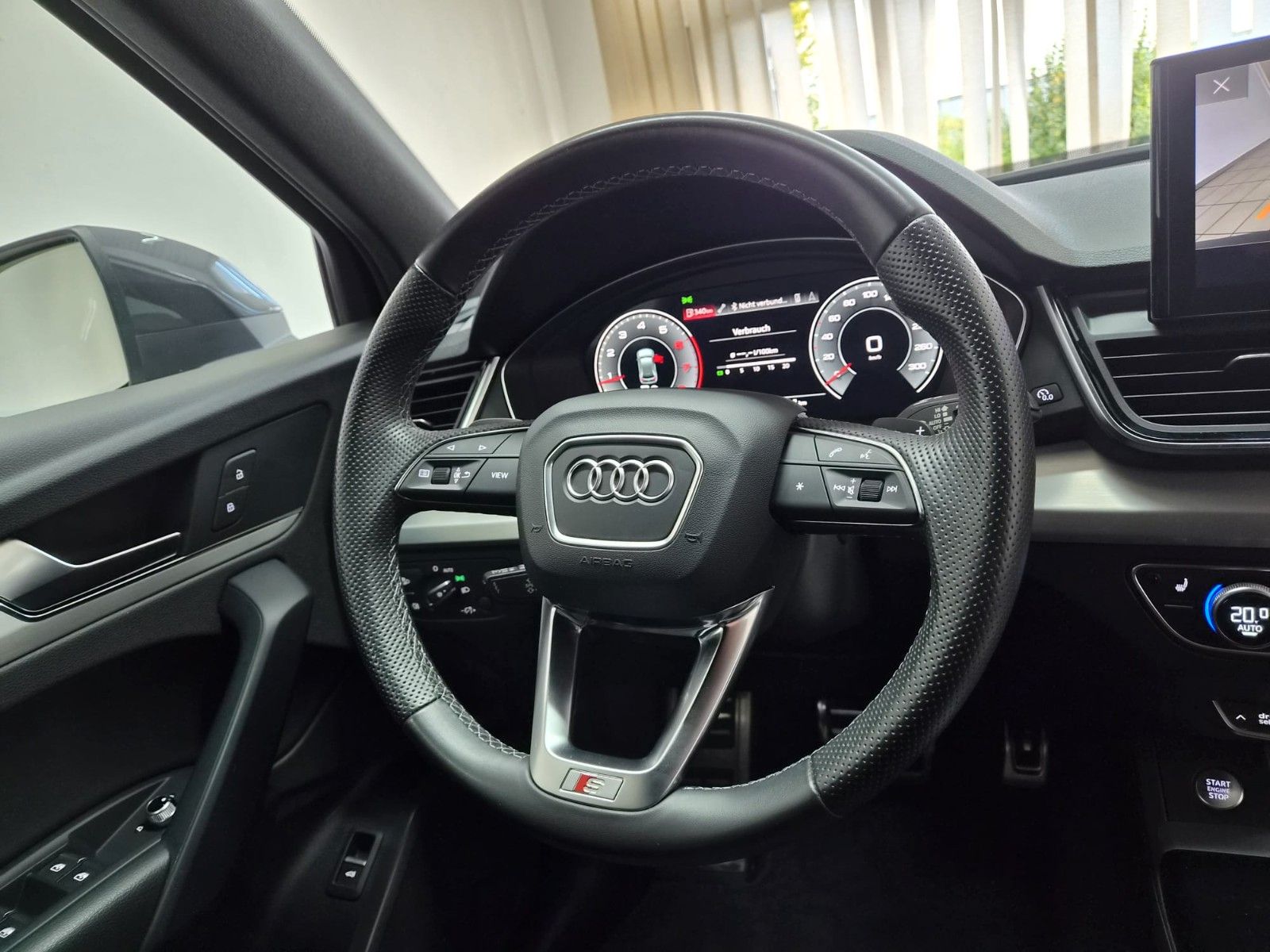 Audi Q5 2022 г. Серый, пробег 43550 км