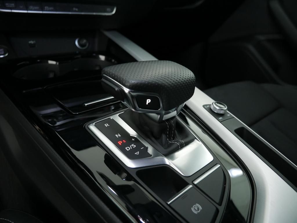 Audi A4 2024 г. Чёрный, пробег 41236 км
