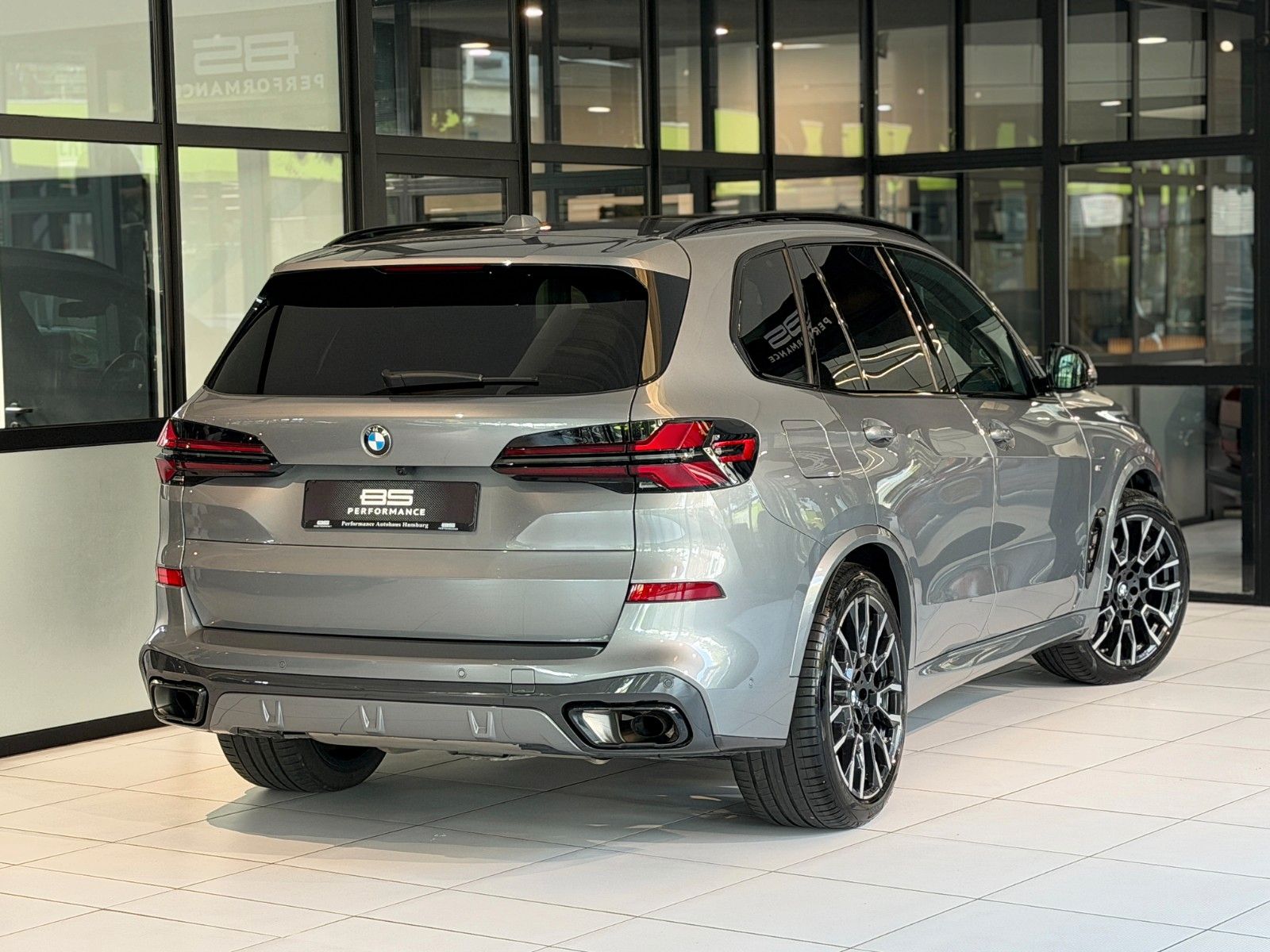 BMW X5 2025 г. Серый, пробег 56000 км