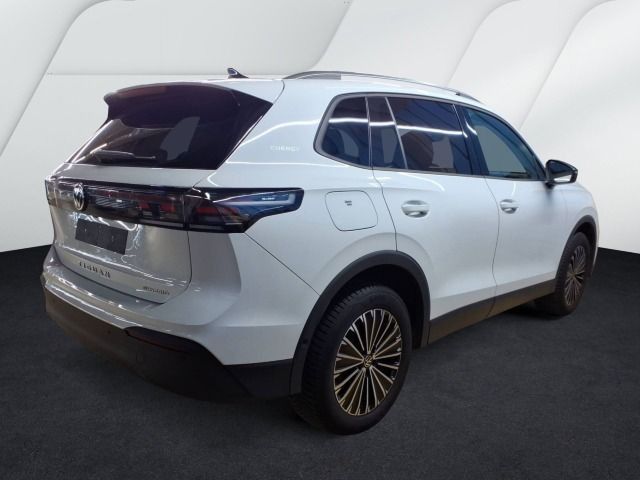 Volkswagen Tiguan 2026 г. Белый, пробег 22380 км