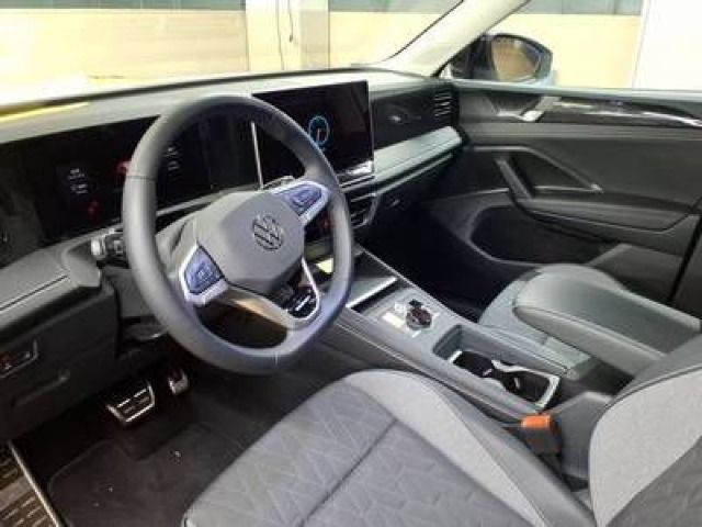 Volkswagen Tiguan 2026 г. Белый, пробег 22380 км