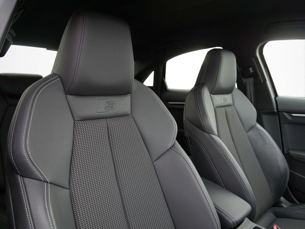 Audi A3 2022 г. Чёрный, пробег 47707 км