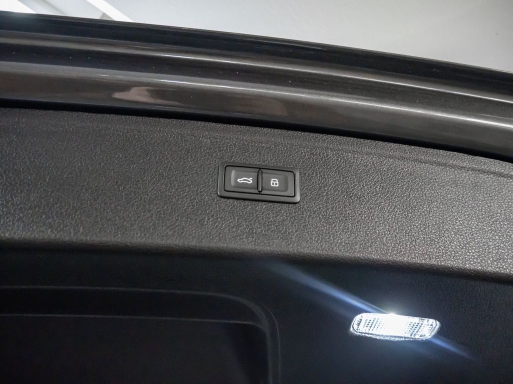 Audi SQ5 2023 г. Серый, пробег 38759 км
