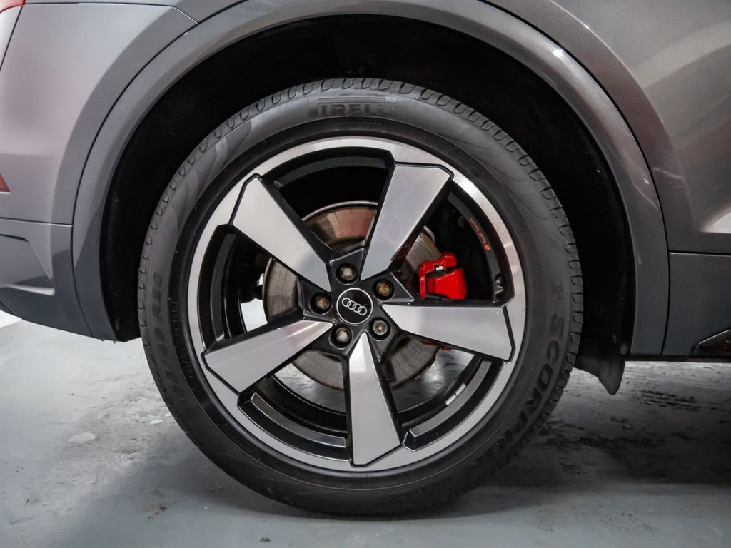 Audi SQ5 2023 г. Серый, пробег 38759 км