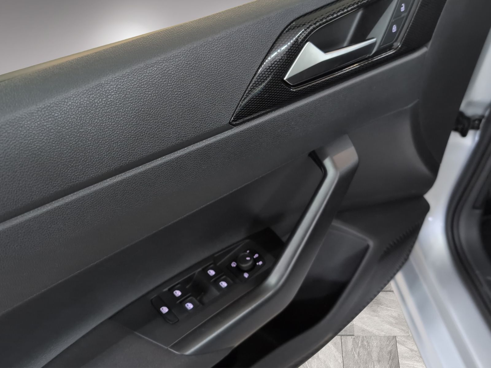 Volkswagen Polo 2023 г. Серебристый, пробег 31920 км