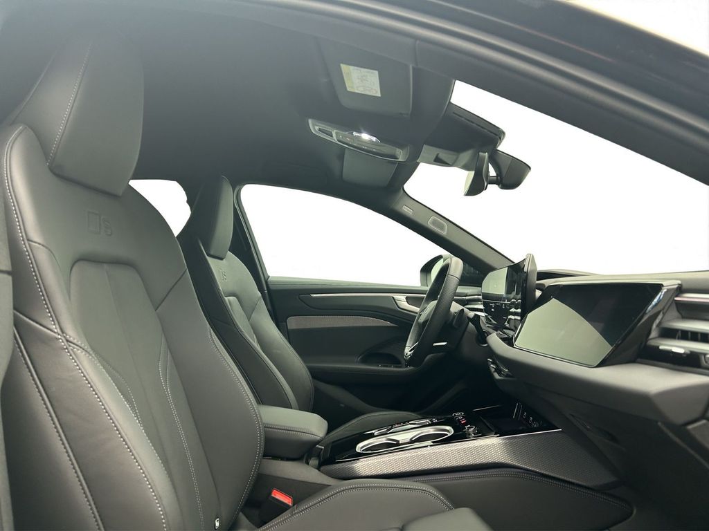 Audi A6 2026 г. Чёрный, пробег 28957 км