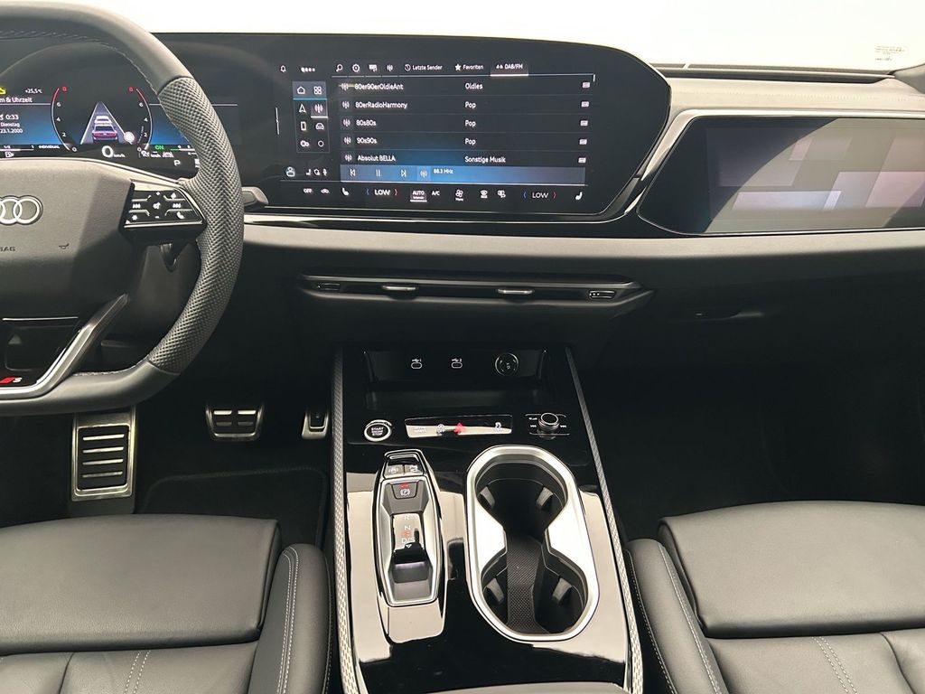 Audi A6 2026 г. Чёрный, пробег 28957 км