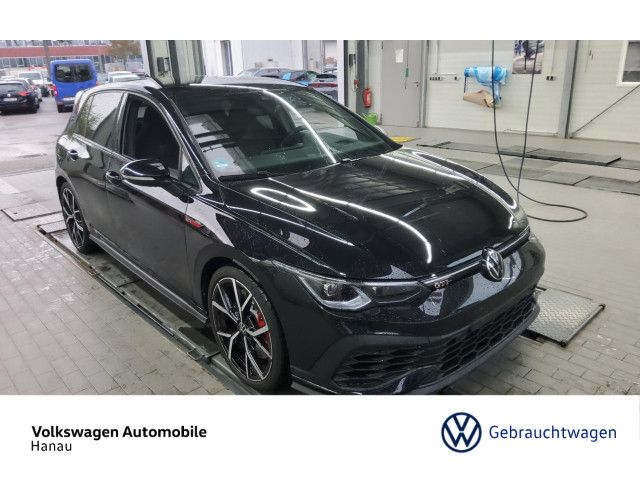 Volkswagen Golf 2023 г. Чёрный, пробег 33796 км