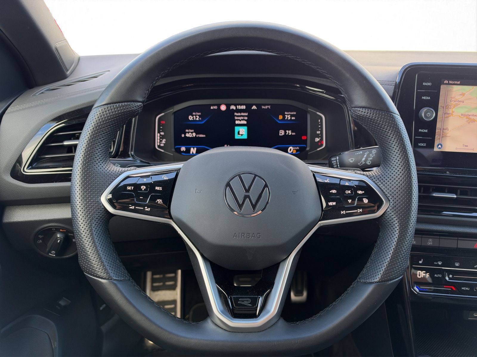 Volkswagen T-Roc 2023 г. Чёрный, пробег 59300 км