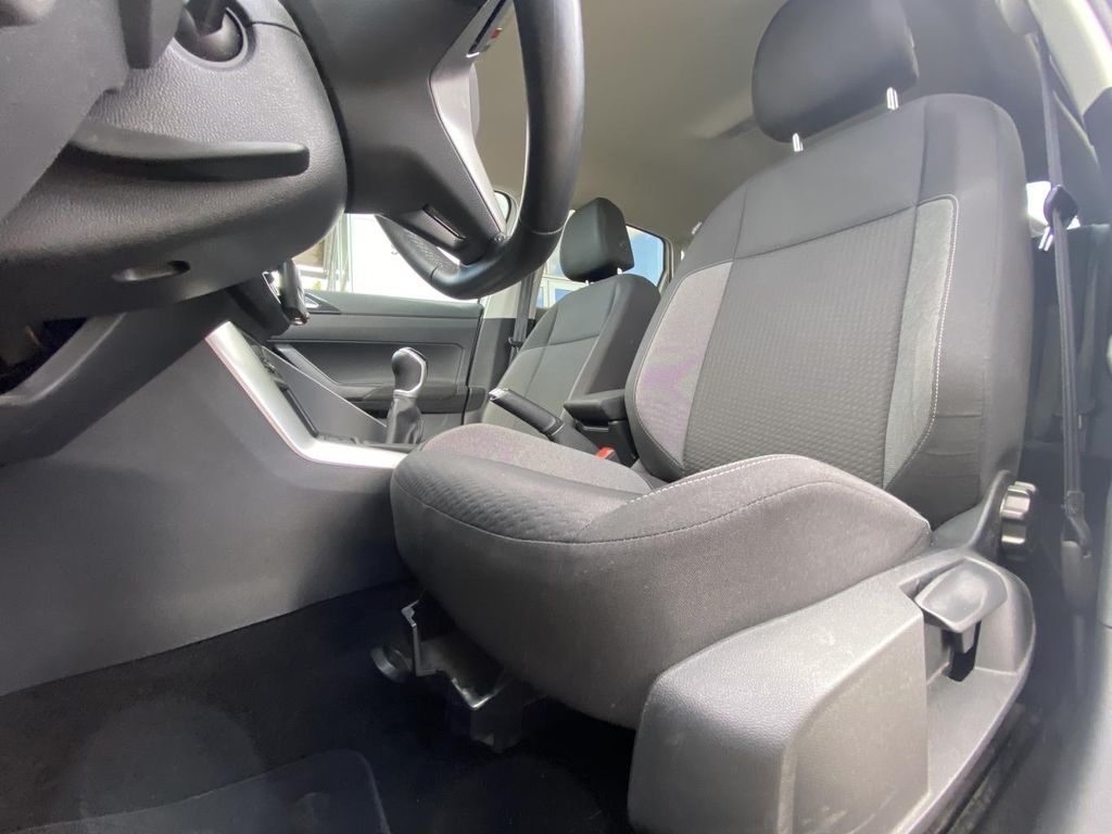 Volkswagen Taigo 2022 г. Белый, пробег 32495 км