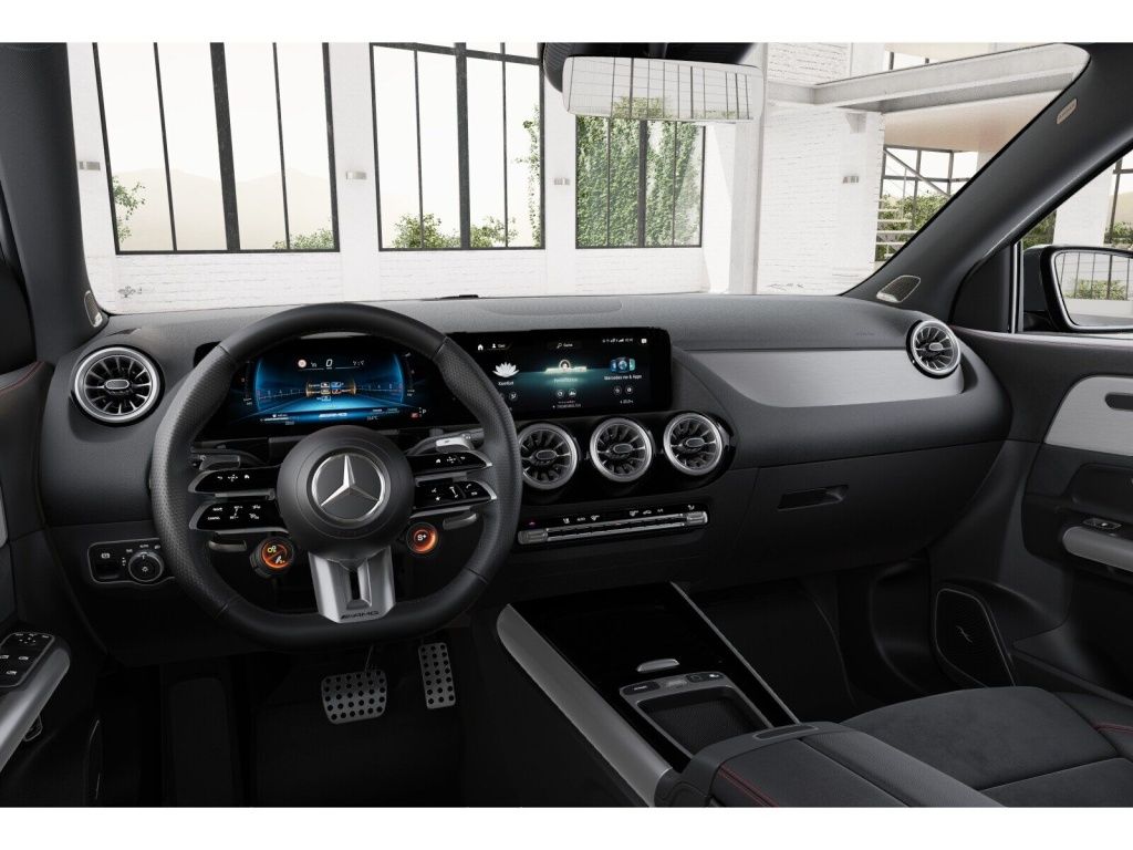 Mercedes-Benz GLA 35 AMG 2025 г. Серый, пробег 3700 км