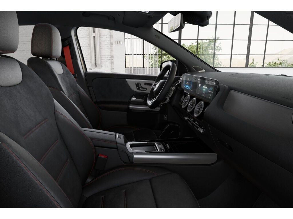 Mercedes-Benz GLA 35 AMG 2025 г. Серый, пробег 3700 км