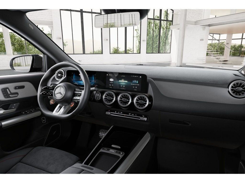 Mercedes-Benz GLA 35 AMG 2025 г. Серый, пробег 3700 км