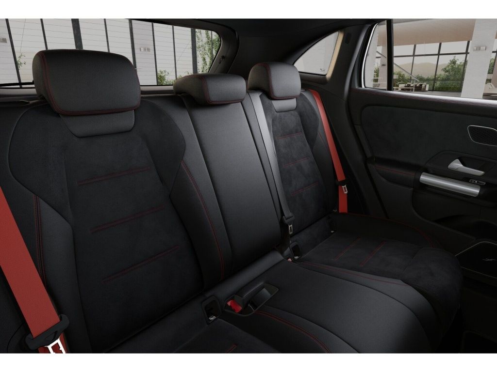Mercedes-Benz GLA 35 AMG 2025 г. Серый, пробег 3700 км