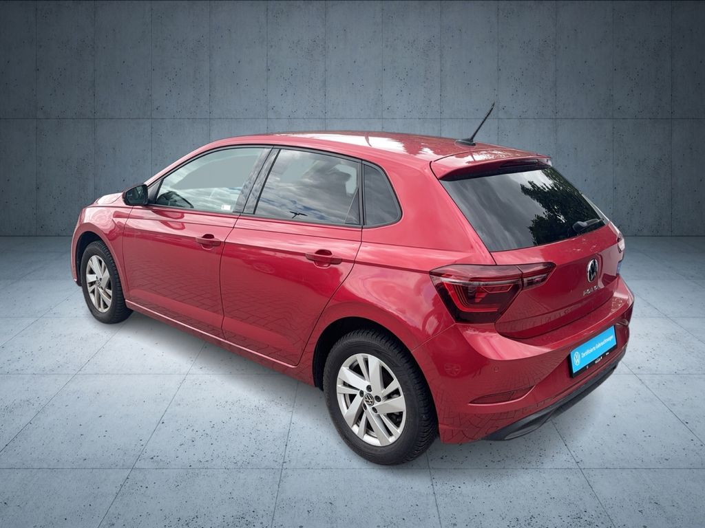 Volkswagen Polo 2022 г. Красный, пробег 54995 км