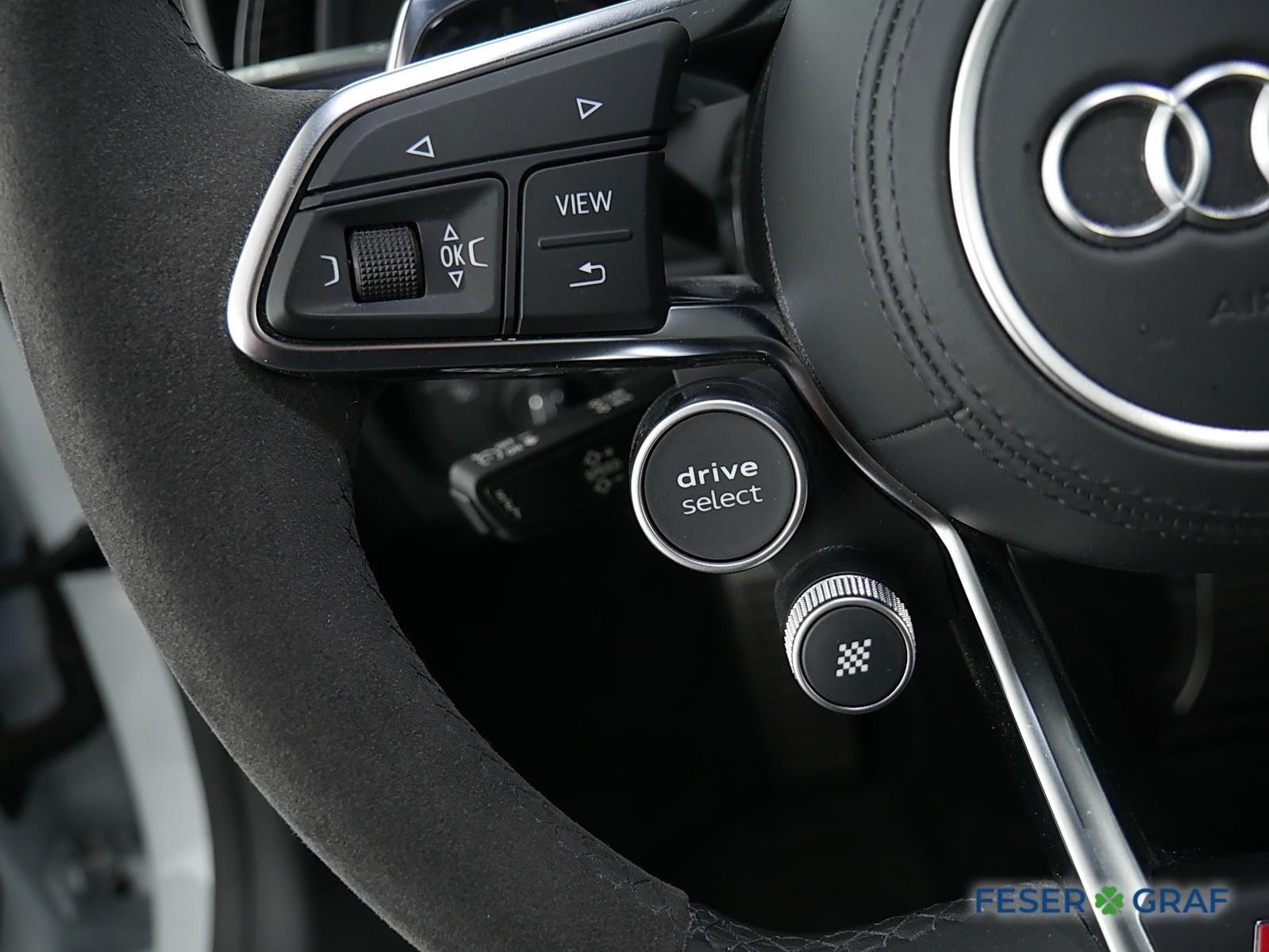 Audi R8 2023 г. Серый, пробег 31250 км