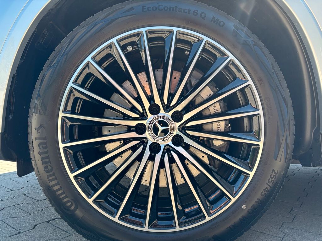 Mercedes-Benz GLC 200 2025 г. Серебристый, пробег 9800 км