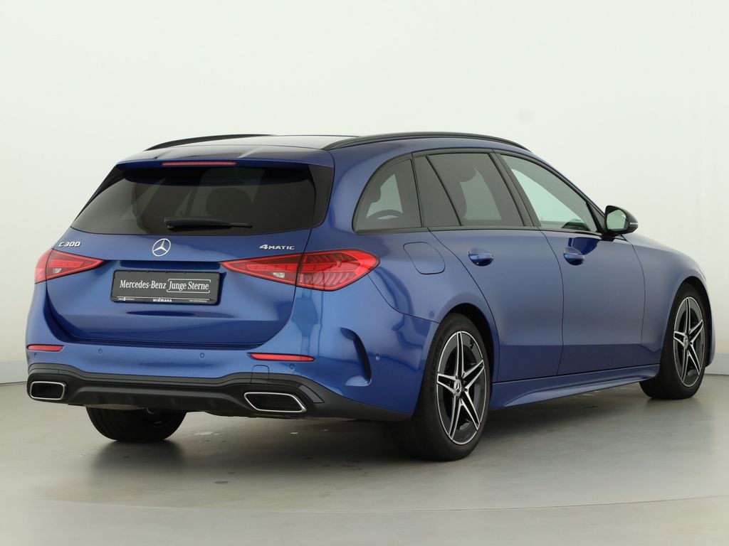 Mercedes-Benz C 300 2023 г. Синий, пробег 43252 км