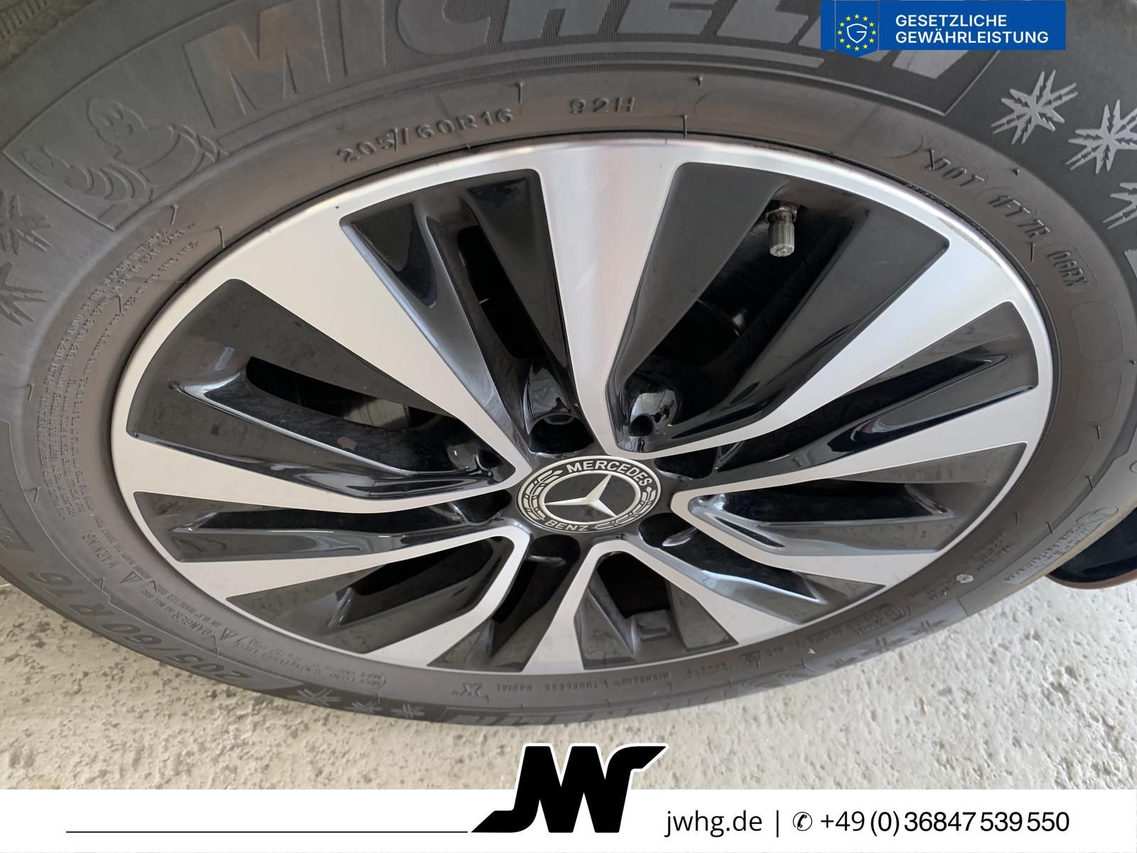 Mercedes-Benz A 180 2022 г. Золотистый, пробег 50000 км