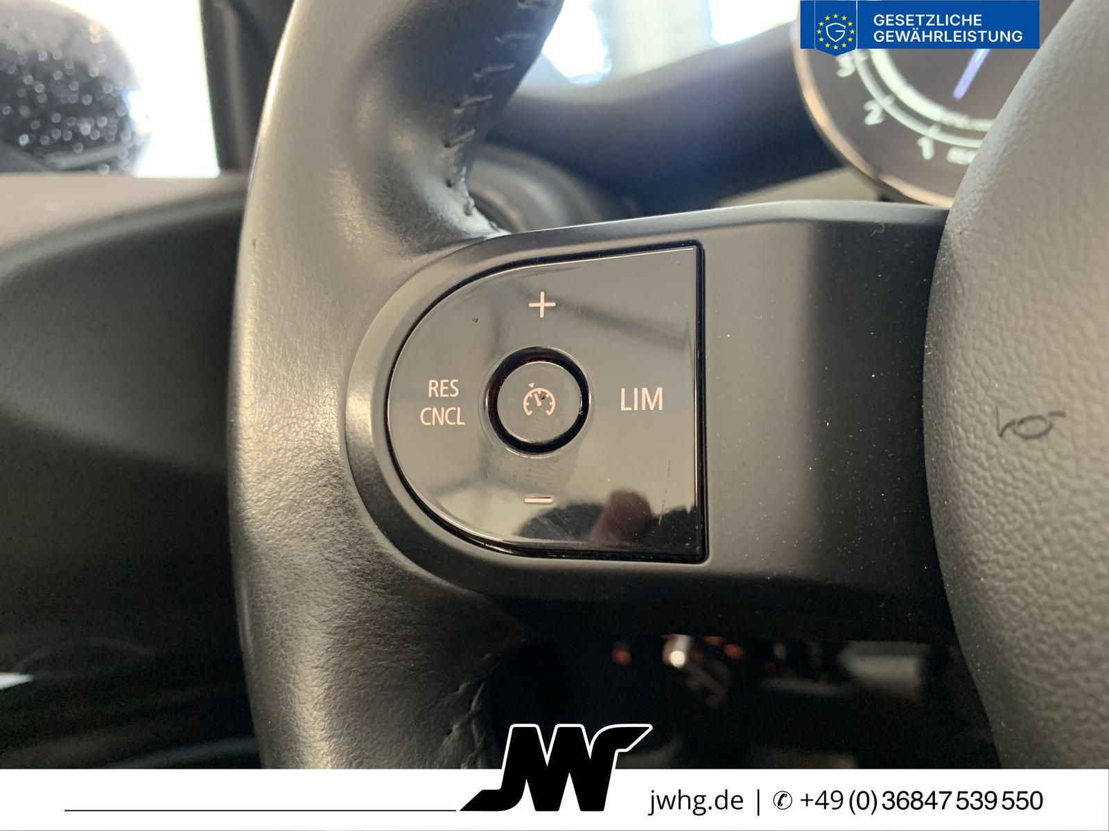 Mini COOPER CABRIO 2023 г. Чёрный, пробег 48900 км
