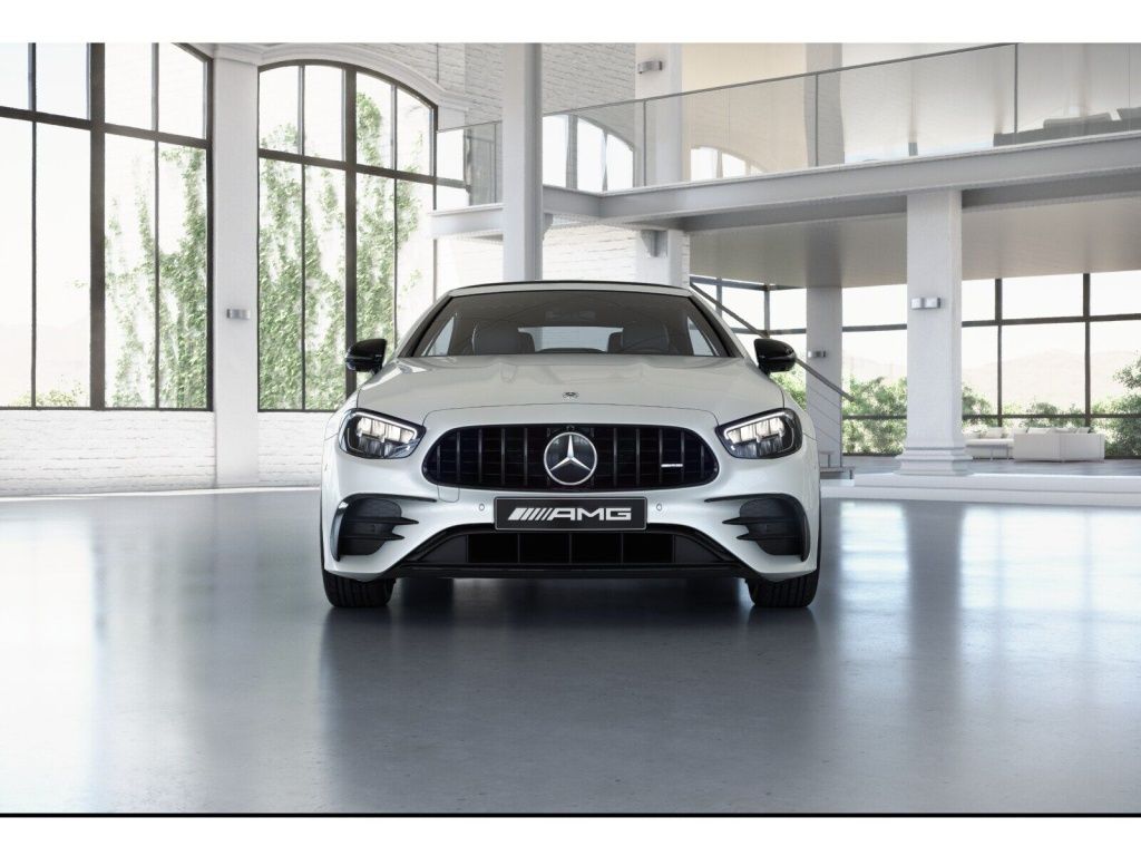 Mercedes-Benz E 53 AMG 2022 г. Белый, пробег 12723 км