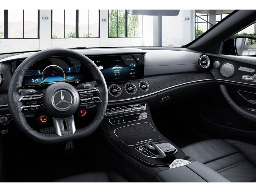 Mercedes-Benz E 53 AMG 2022 г. Белый, пробег 12723 км
