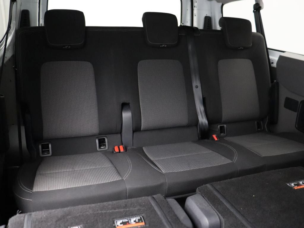 Volkswagen T7 KOMBI 2025 г. Белый, пробег 29018 км