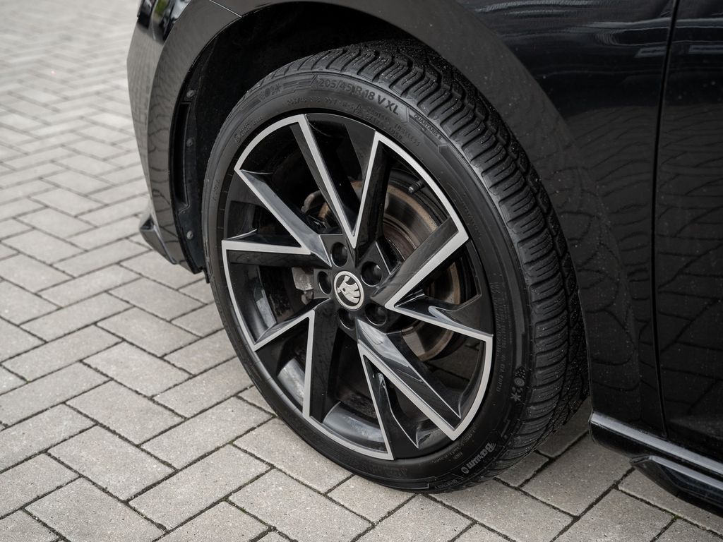 Skoda Scala 2023 г. Чёрный, пробег 51000 км