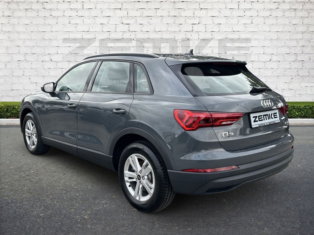 Audi Q3 2023 г. Серый, пробег 38104 км
