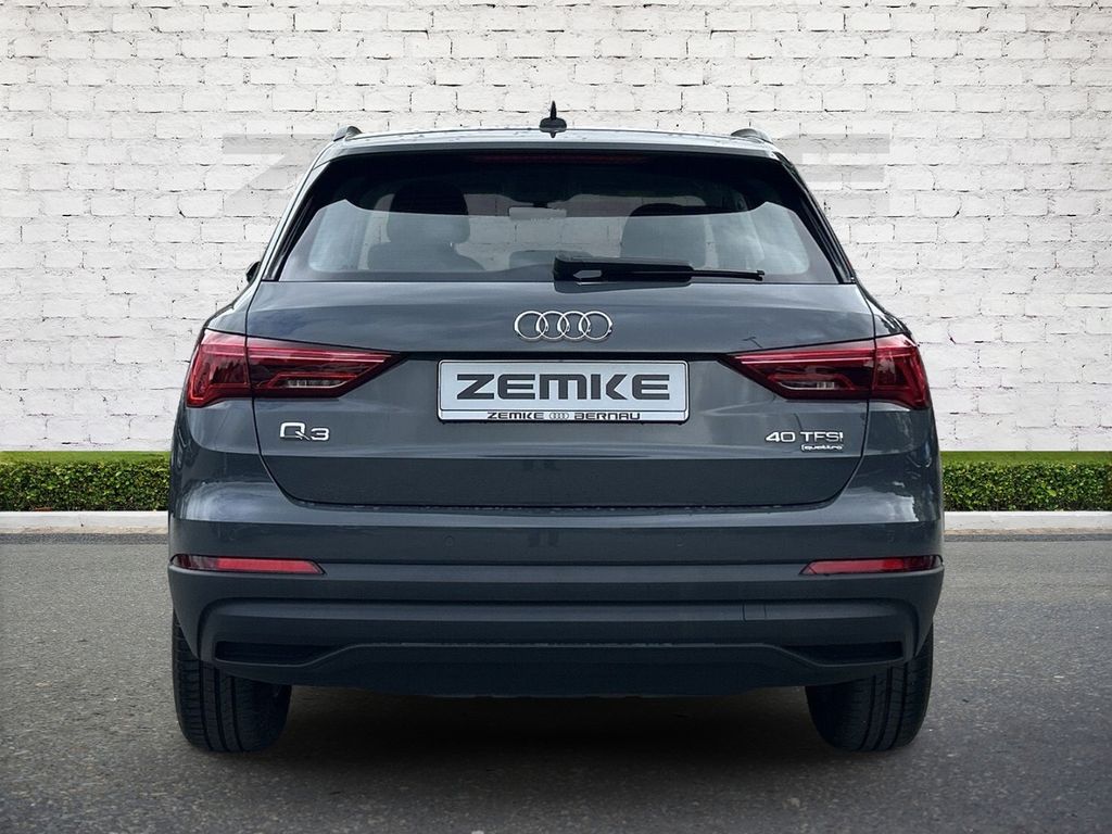Audi Q3 2023 г. Серый, пробег 38104 км