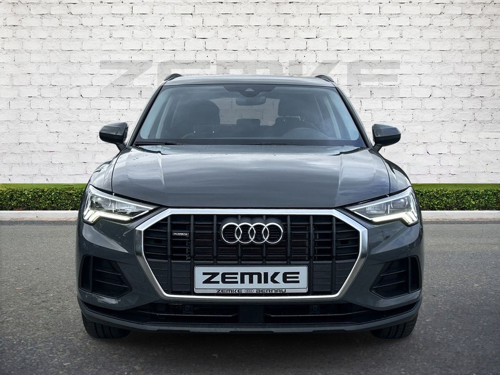 Audi Q3 2023 г. Серый, пробег 38104 км