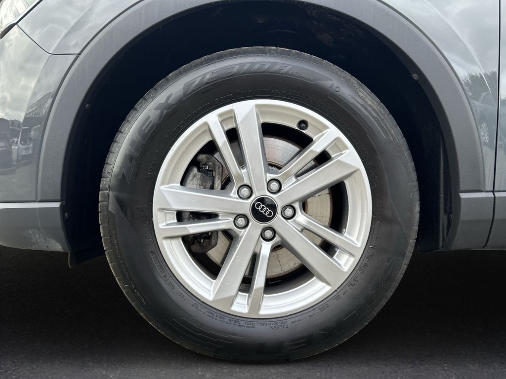 Audi Q3 2023 г. Серый, пробег 38104 км