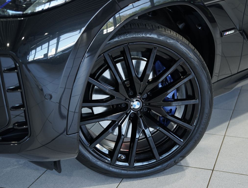 BMW X6 M60 2023 г. Чёрный, пробег 60000 км