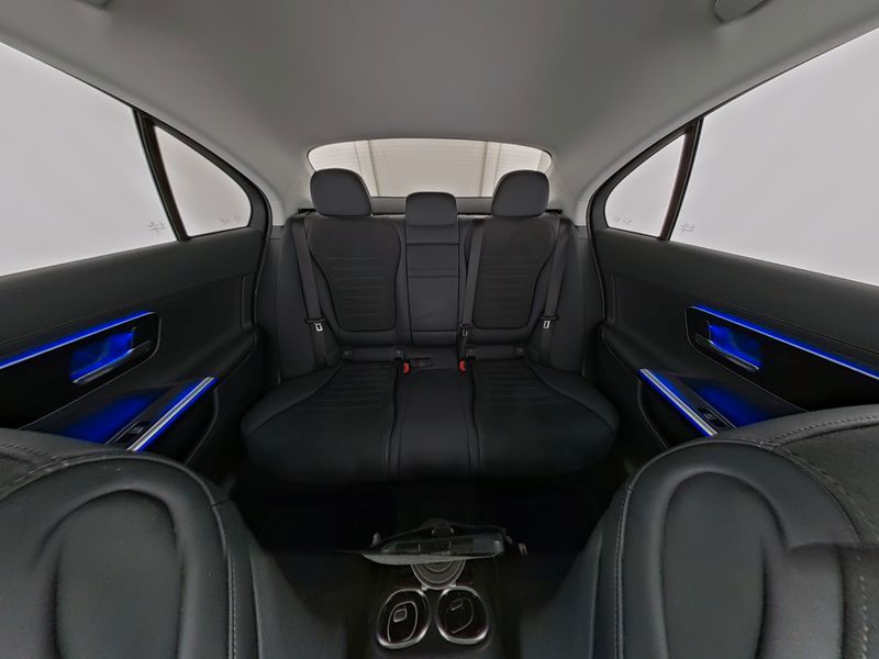 Mercedes-Benz C 300 2025 г. Чёрный, пробег 24000 км