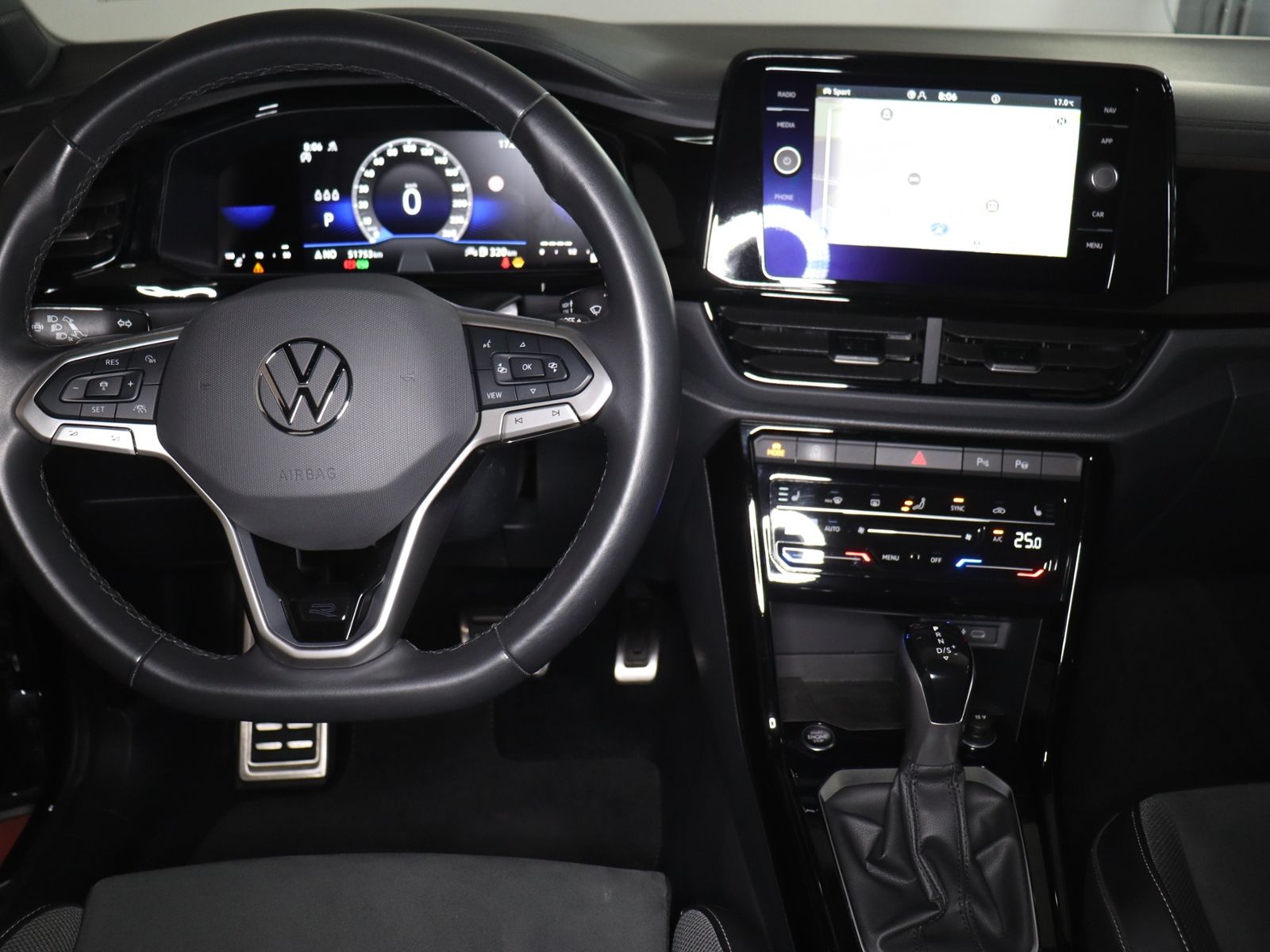 Volkswagen T-Roc 2024 г. Чёрный, пробег 51917 км