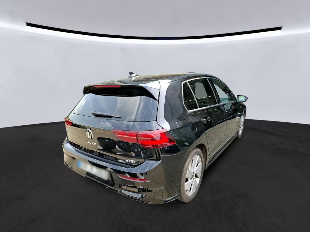 Volkswagen Golf 2024 г. Чёрный, пробег 43196 км