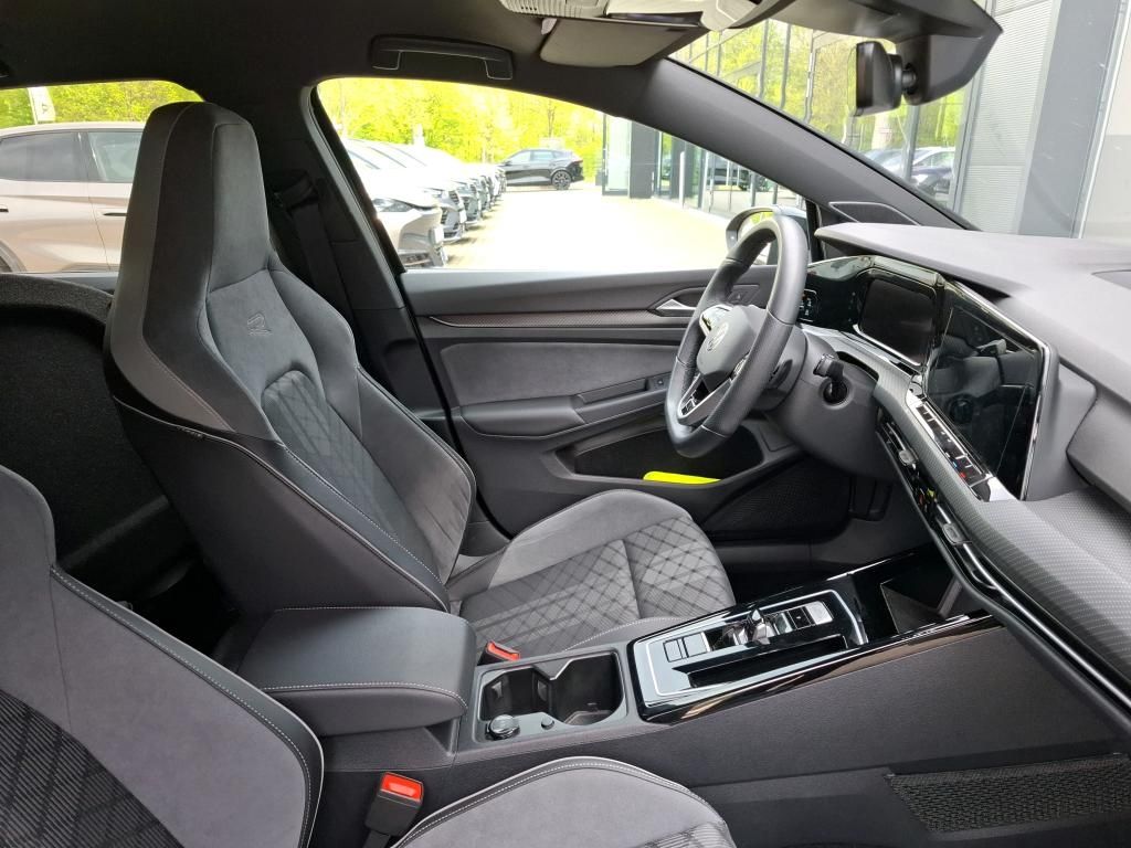 Volkswagen Golf 2024 г. Чёрный, пробег 43196 км