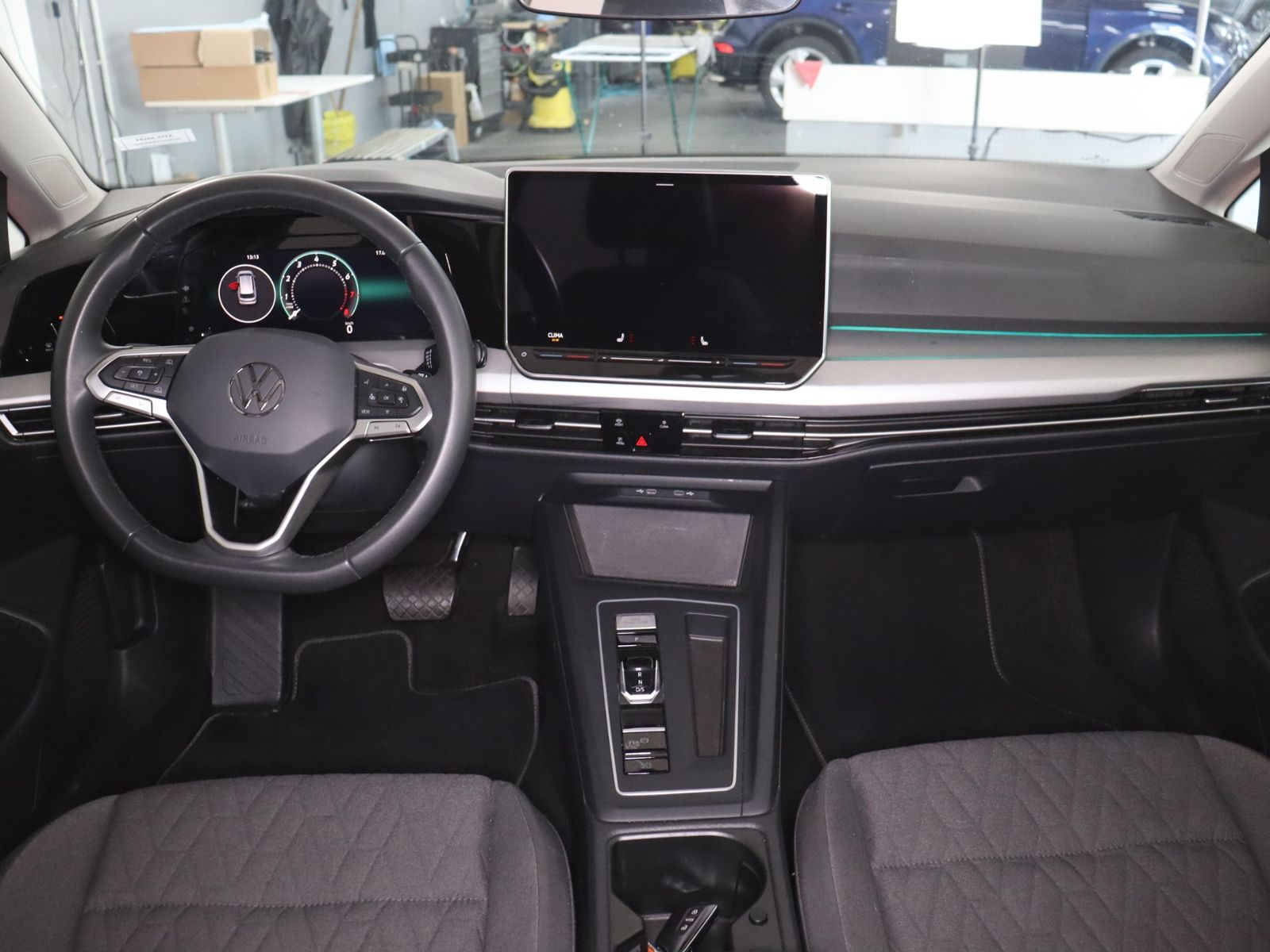 Volkswagen Golf 2025 г. Серый, пробег 28044 км