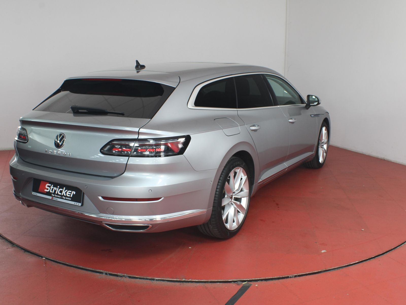 Volkswagen Arteon 2023 г. Серебристый, пробег 55752 км