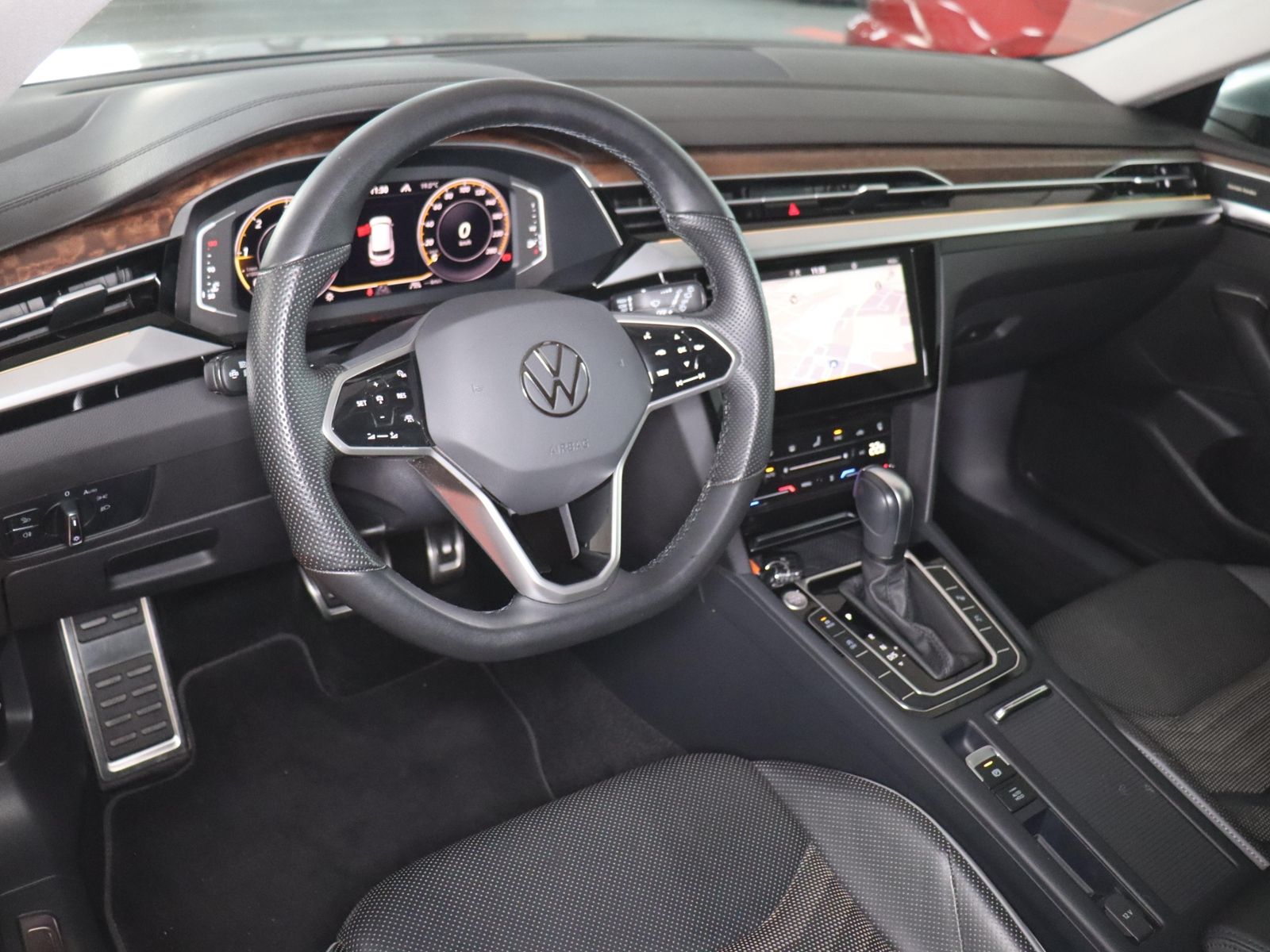 Volkswagen Arteon 2023 г. Серебристый, пробег 55752 км