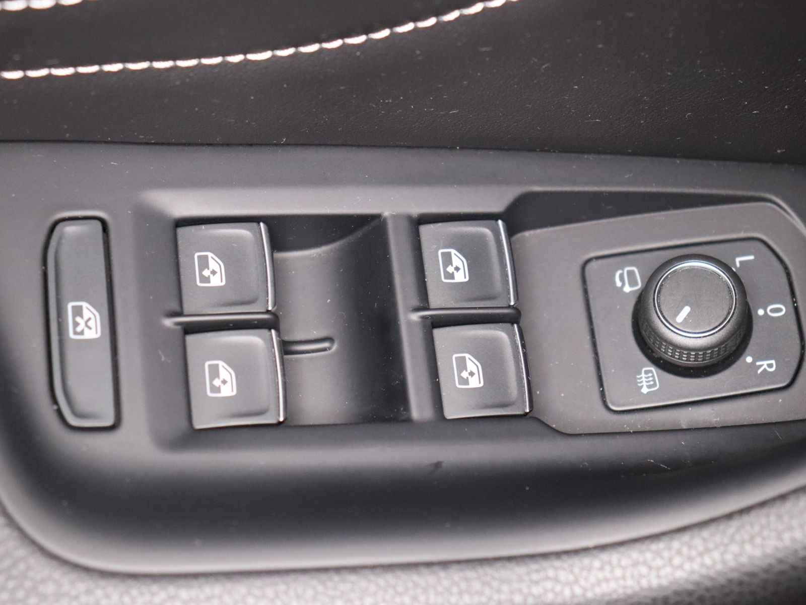 Volkswagen Arteon 2023 г. Серебристый, пробег 55752 км