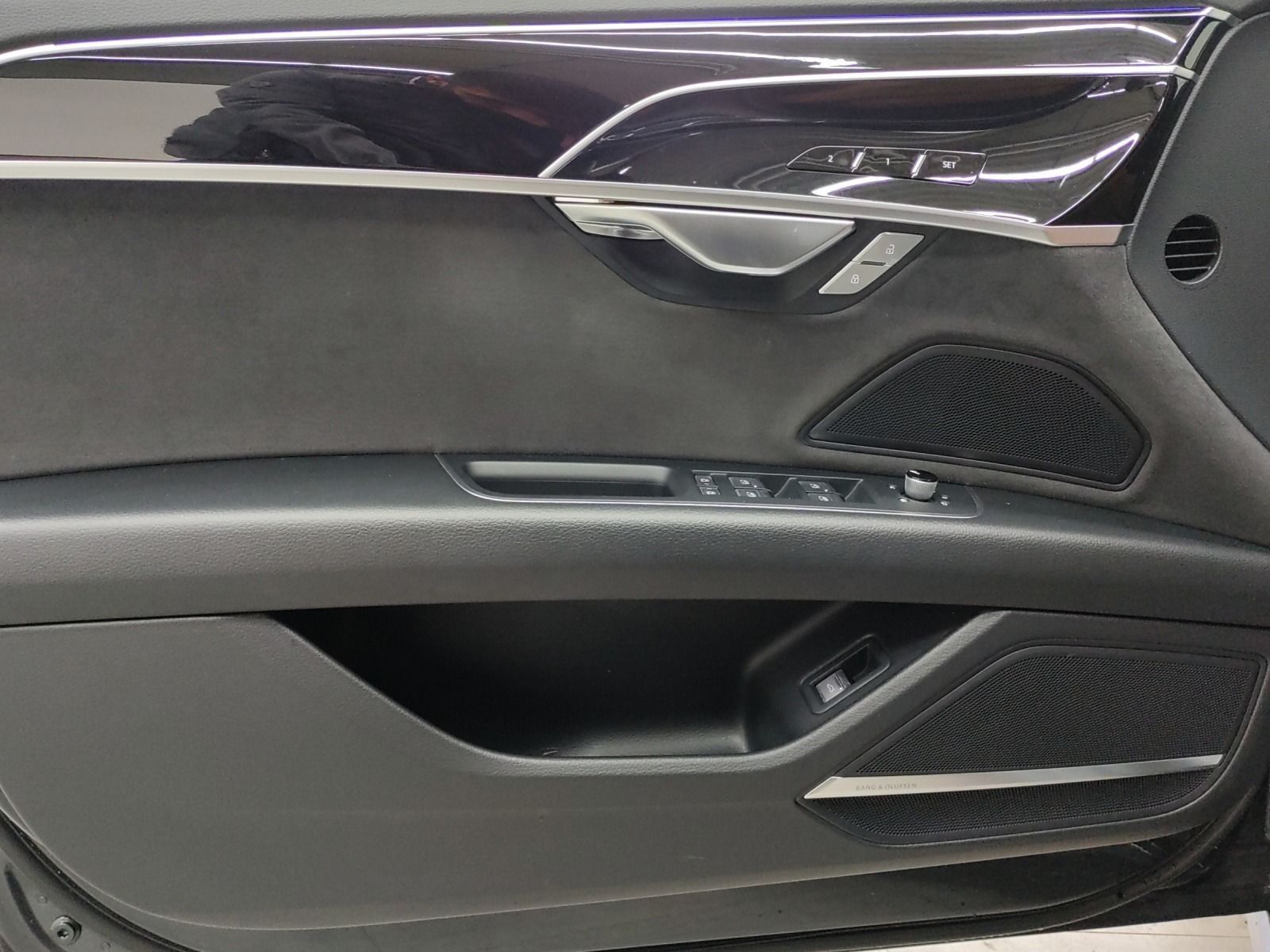 Audi A8 2022 г. Серый, пробег 58170 км