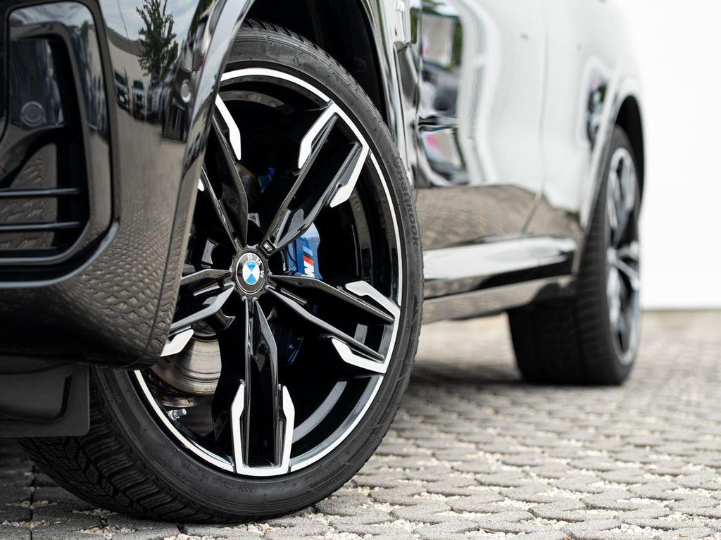 BMW X4 M40 2025 г. Чёрный, пробег 14790 км
