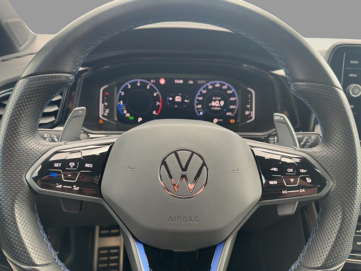 Volkswagen T-Roc 2024 г. Синий, пробег 39350 км