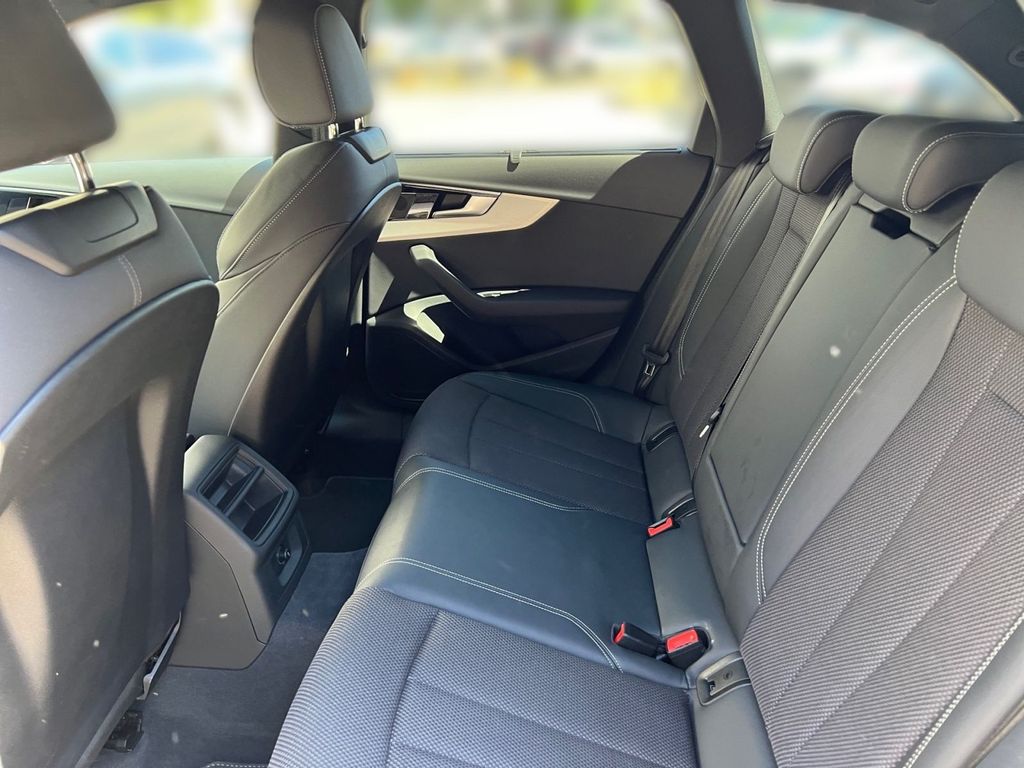 Audi A4 2023 г. Зелёный, пробег 37189 км