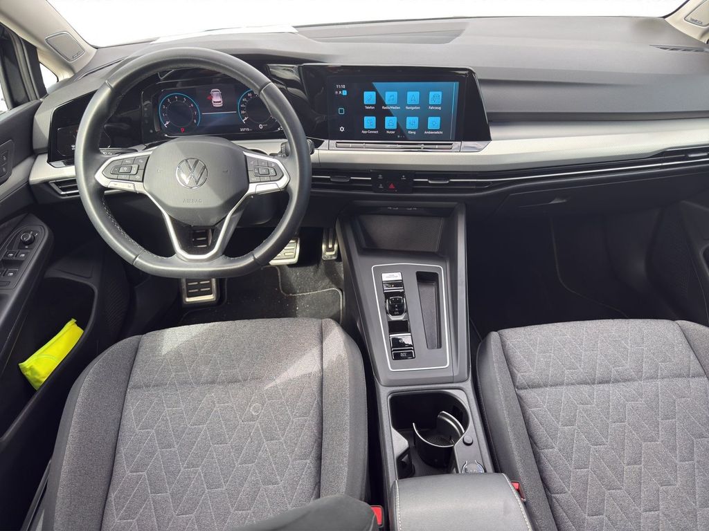 Volkswagen Golf 2024 г. Серый, пробег 23808 км