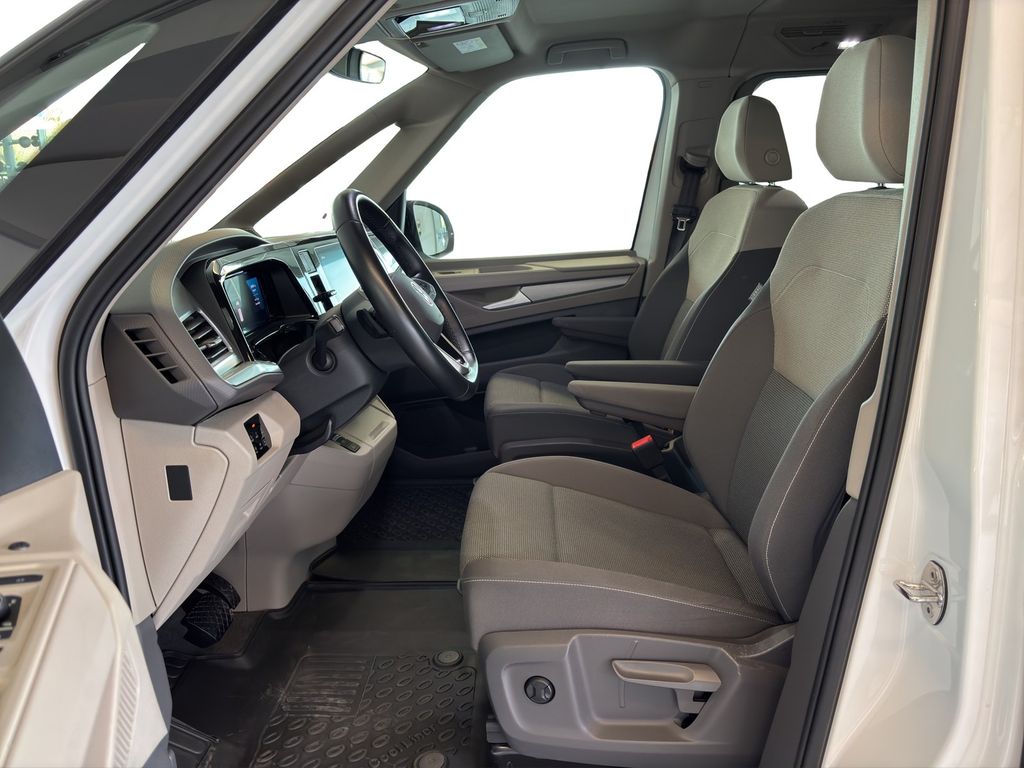 Volkswagen T7 MULTIVAN 2023 г. Белый, пробег 45501 км