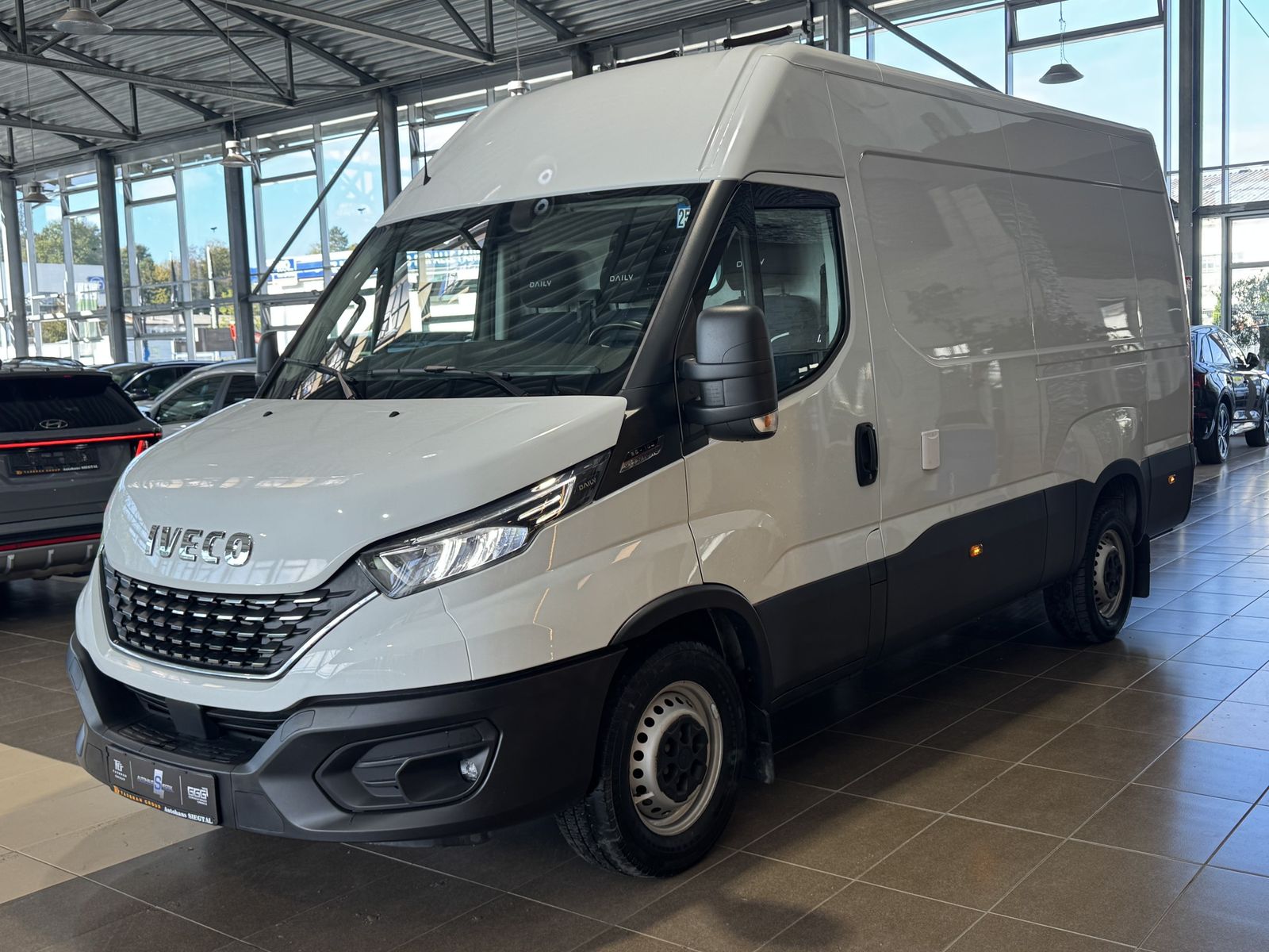 Iveco EMIRA 2021 г. Белый, пробег 54568 км